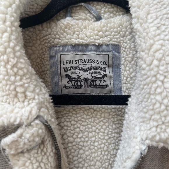 Levi's Sherpa Trucker Denim Jacket - Medium - Picture 3 of 4